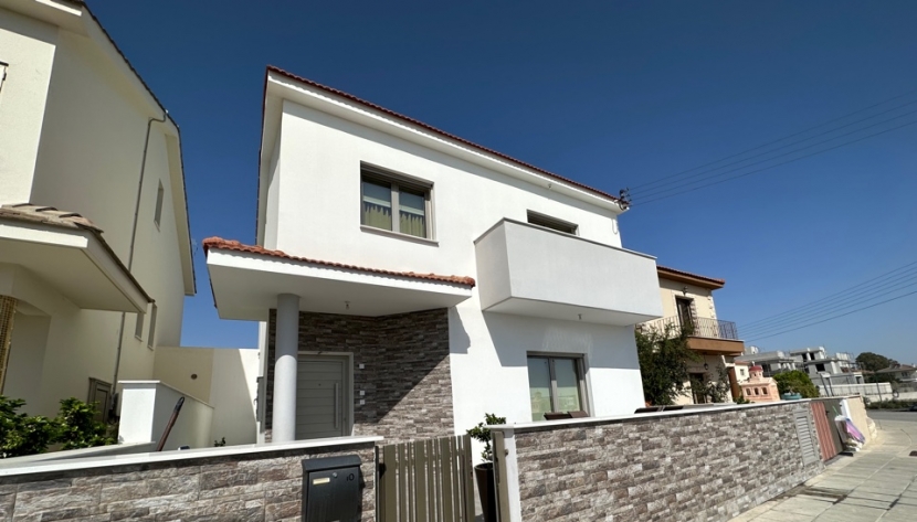 LLIV-HRESK-7021 5 BEDROOM DETCHED HOUSE IN LIVADIA ***SOLD***