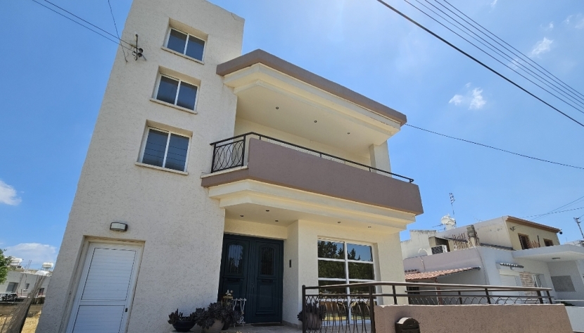 LAGSPY-HRESX-140 3 BEDROOM HOUSE FOR RENT IN AGIOS SPYRIDONAS