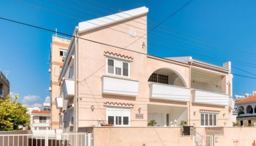 LFAN-HRESM1-7711 5 BEDROOM VILLA IN FANEROMENI IN LARNACA
