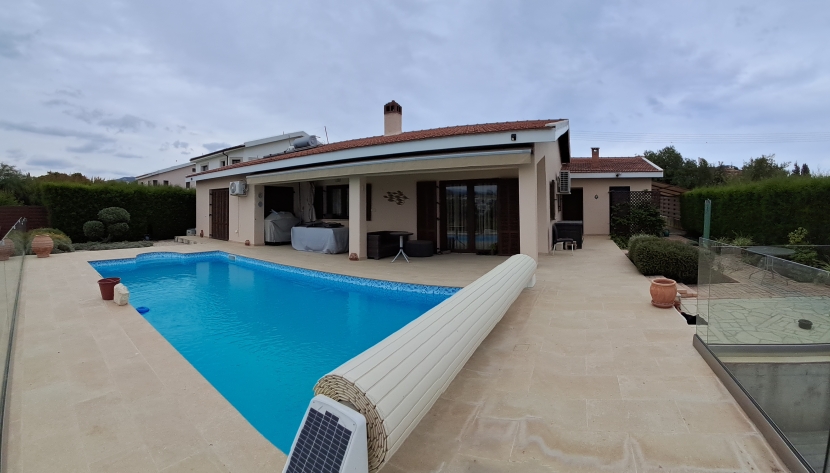 LMON-HRESM-7736 3 BEDROOM DETACHED BUNGALOW WITH PRIVATE POOL IN MONAGROULLI