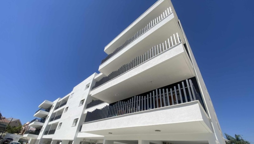 LSYL-AKEDB-7780 3 BEDROOM TOP FLOOR APARTMENT IN AGIOS SYLAS