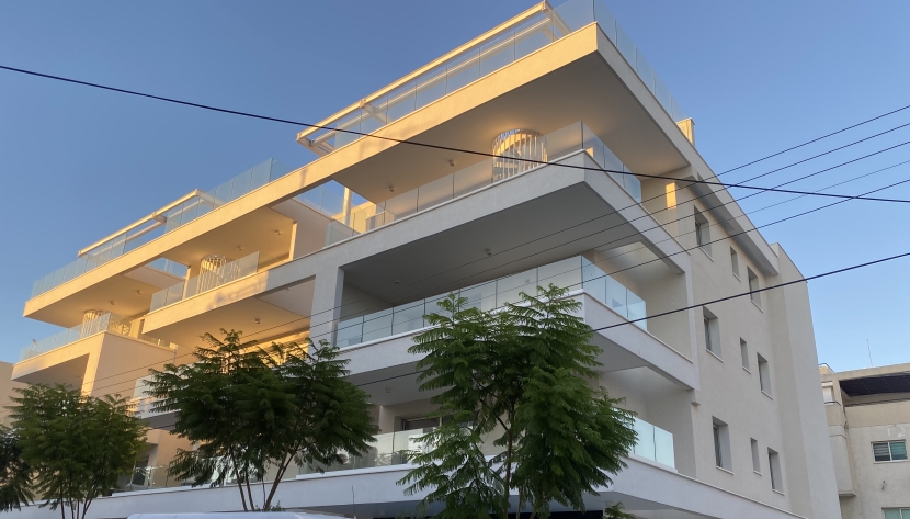 LSPY-AGVLB-7829 2 BEDROOM PENTHOUSE WITH A ROOF GARDEN NEAR THE NEW PORT IN AGIOS SPYRIDONAS