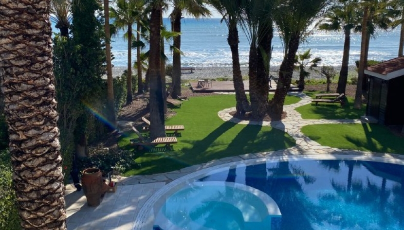 LMEN-HRES-181 5 BEDROOM VILLA BEACH FRONT IN MENEOU 