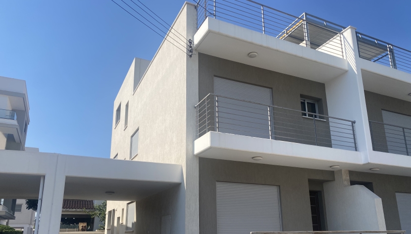LPOL-HRESB-7994 4 BEDROOM SEMI-DETACHED FAMILY HOUSE WITH ROOF GARDEN IN POLEMIDIA