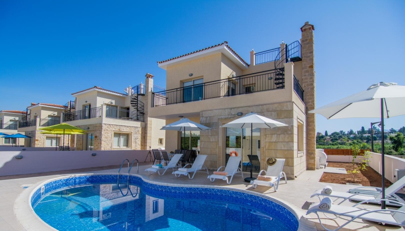 PPOL-HMAILL-8010 3 BEDROOM VILLA WITH ROOF GARDEN IN POLIS CHRYSOCHOUS 